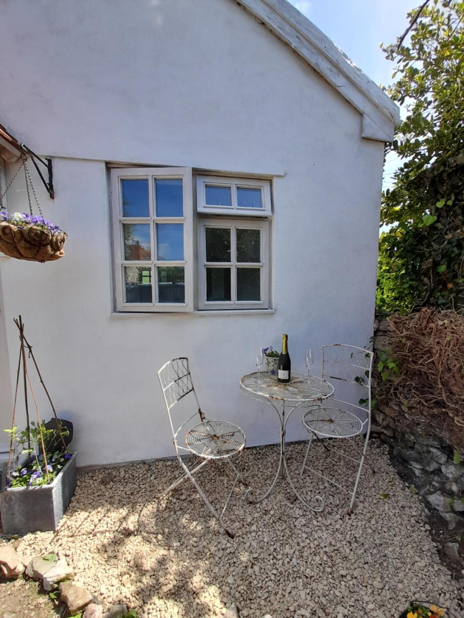My Little Studio Farmborough Екстериор снимка
