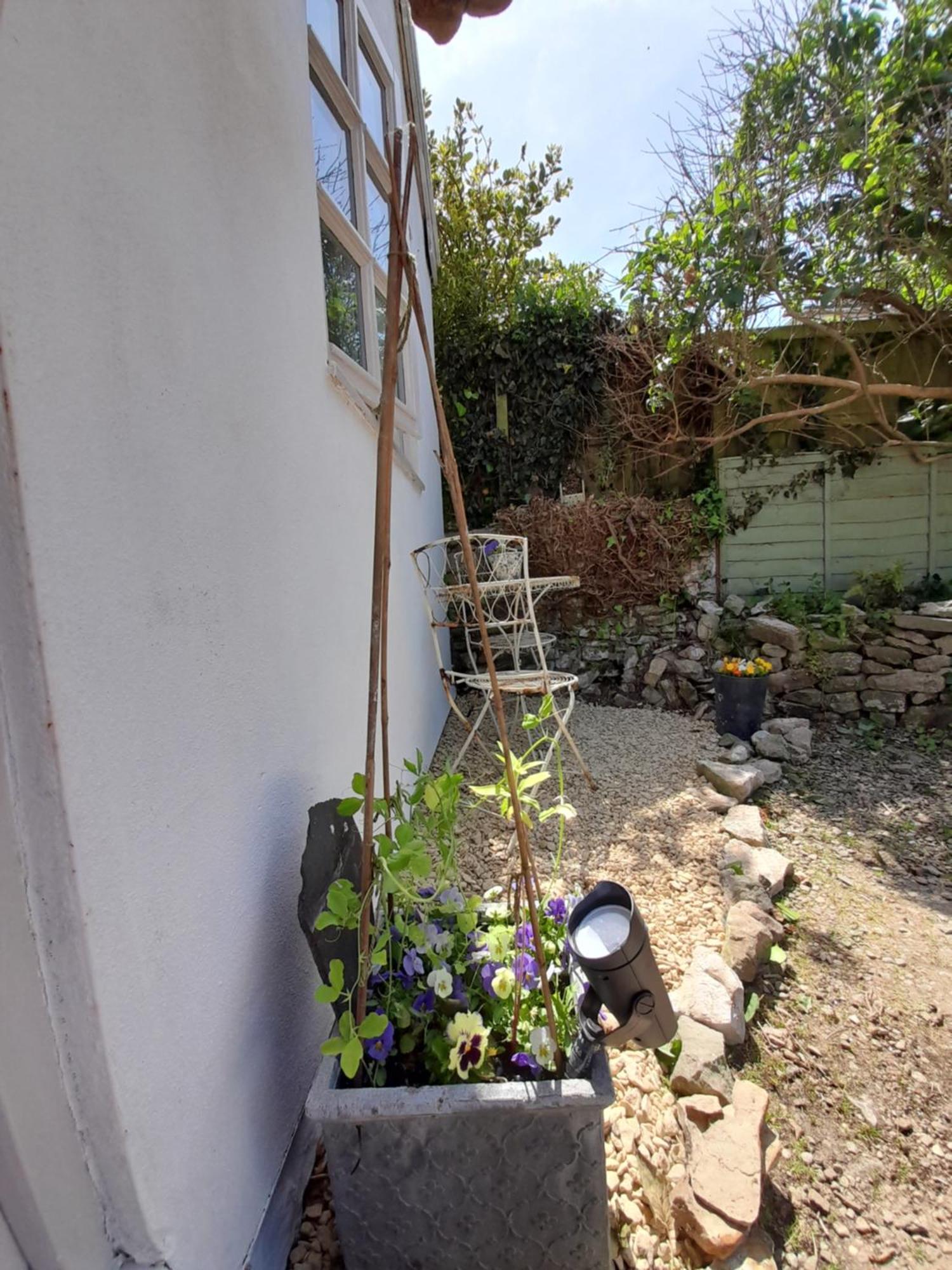 My Little Studio Farmborough Екстериор снимка